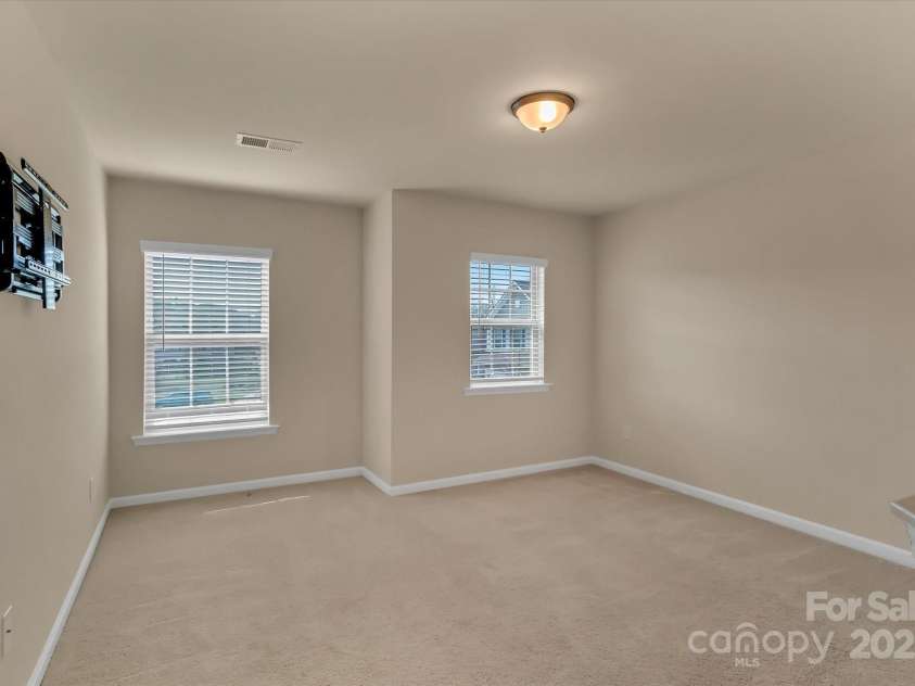 530 Silers Bald Drive, Fort Mill, SC 29715.  MLS# CAR4233274, YatesRealty ID 17745. 