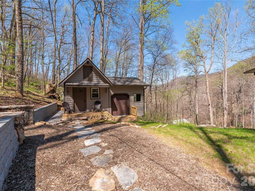 102 Fall Creek Road, Waynesville, NC 28785.  MLS# CAR4368876, YatesRealty ID 17746. 