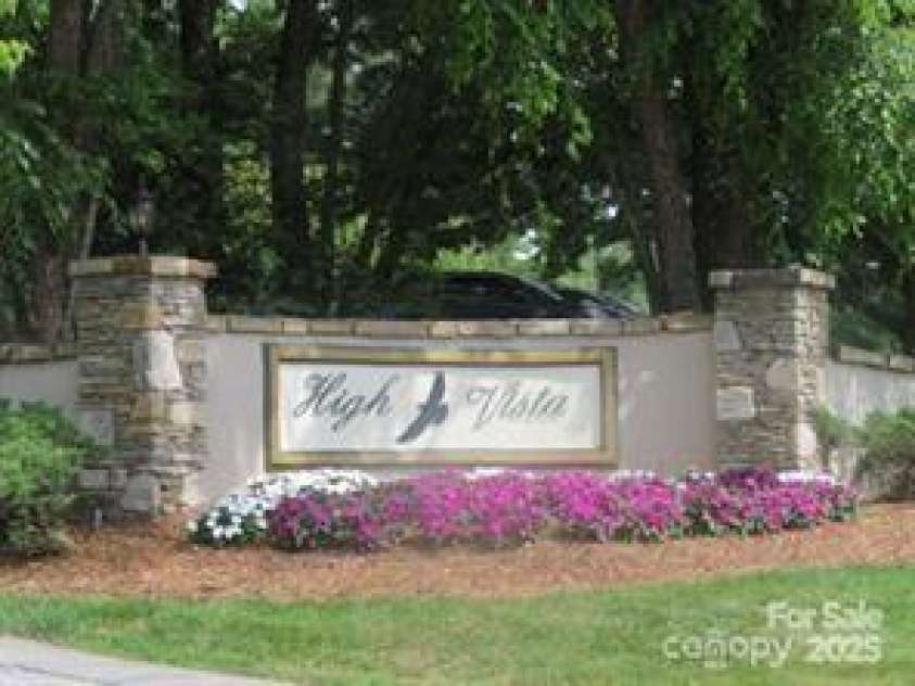 1116 High Vista Drive, Mills River, NC 28759.  MLS# CAR4227946, YatesRealty ID 17746. High Vista Entrance