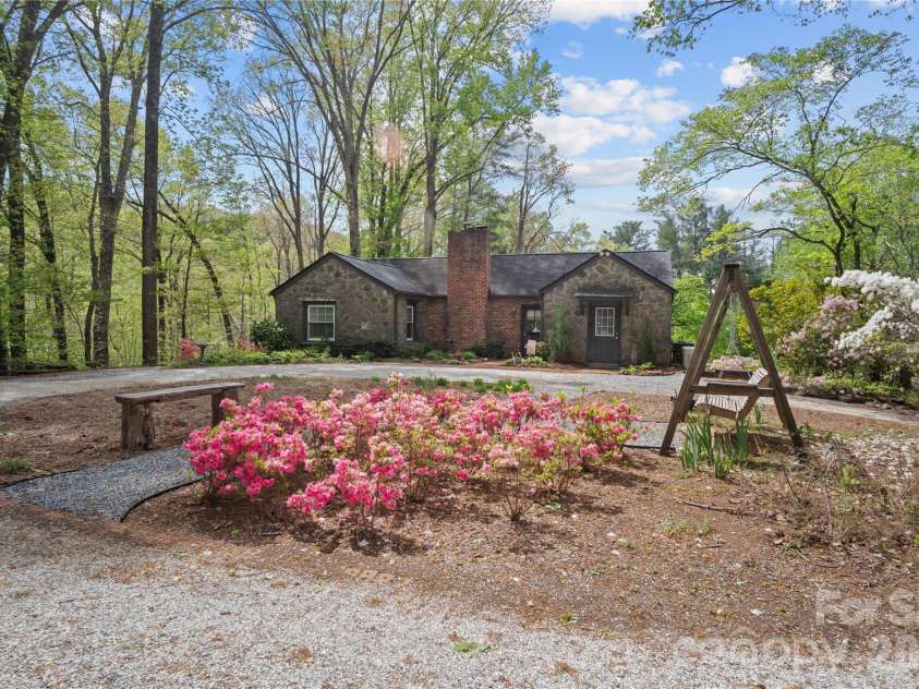 100 Woodmere Drive, Columbus, NC 28722.  MLS# CAR4366915, YatesRealty ID 17747. 