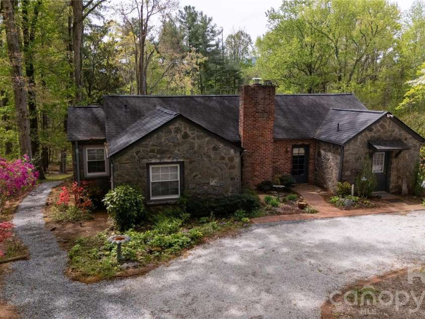 100 Woodmere Drive, Columbus, NC 28722.  MLS# CAR4366915, YatesRealty ID 17747. 