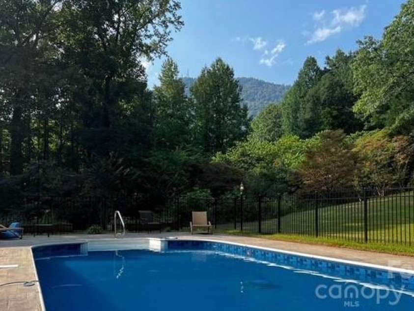 100 Woodmere Drive, Columbus, NC 28722.  MLS# CAR4366915, YatesRealty ID 17747. 