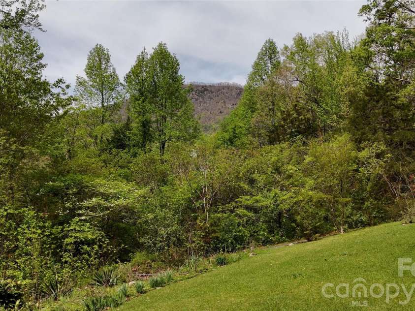100 Woodmere Drive, Columbus, NC 28722.  MLS# CAR4366915, YatesRealty ID 17747. 