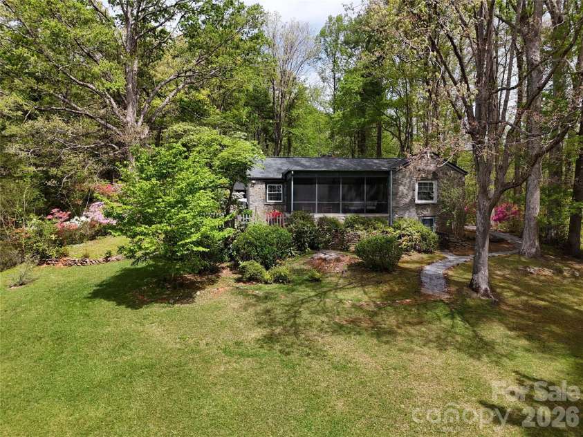 100 Woodmere Drive, Columbus, NC 28722.  MLS# CAR4366915, YatesRealty ID 17747. 