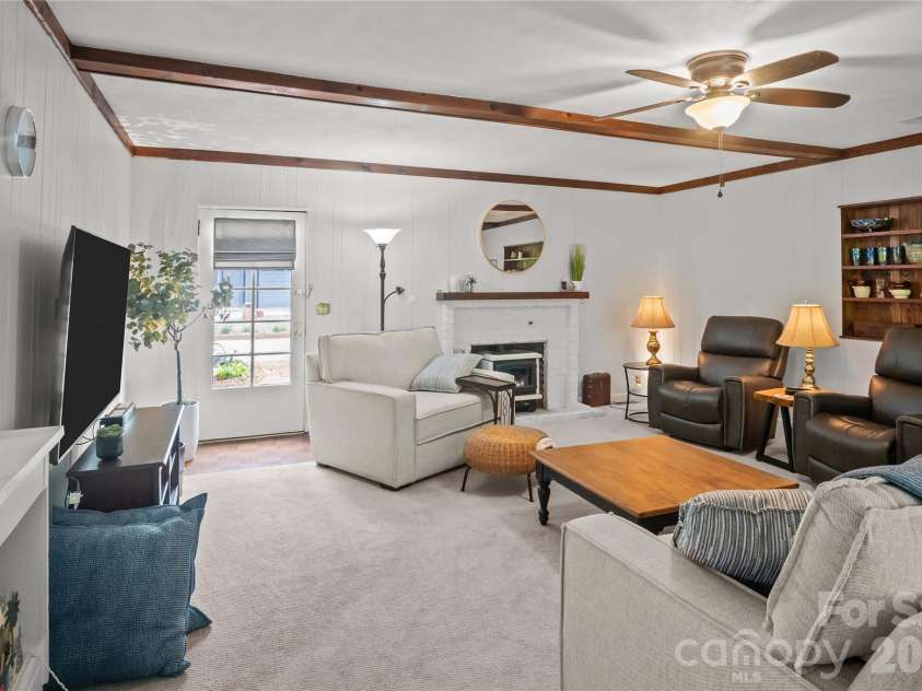 100 Woodmere Drive, Columbus, NC 28722.  MLS# CAR4366915, YatesRealty ID 17747. 