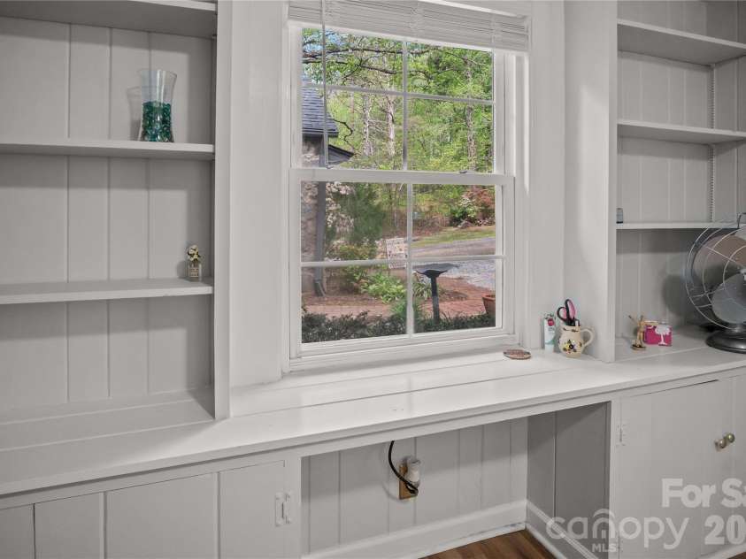 100 Woodmere Drive, Columbus, NC 28722.  MLS# CAR4366915, YatesRealty ID 17747. 