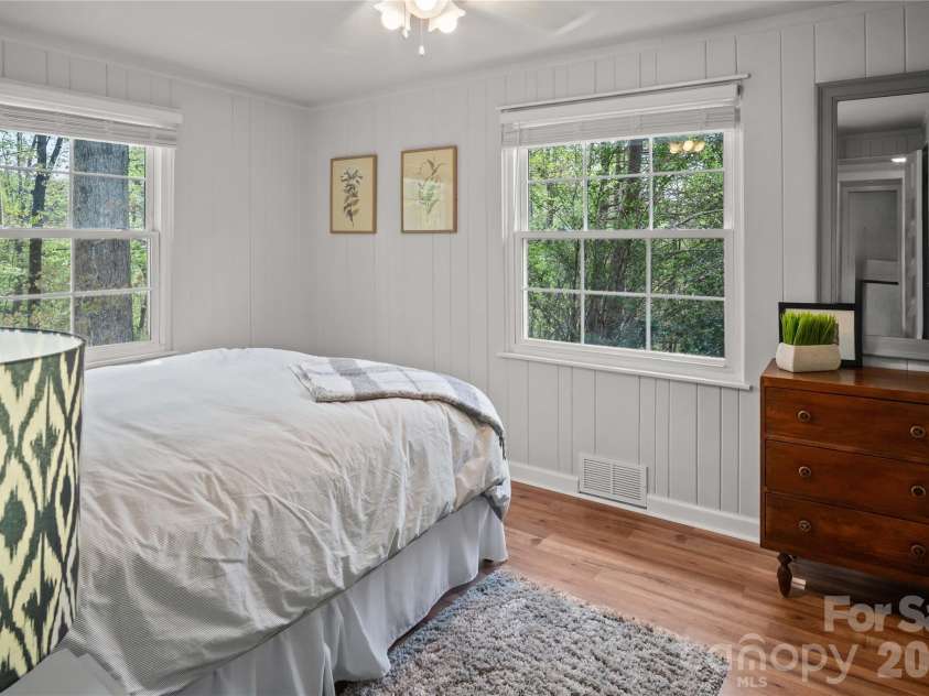 100 Woodmere Drive, Columbus, NC 28722.  MLS# CAR4366915, YatesRealty ID 17747. 