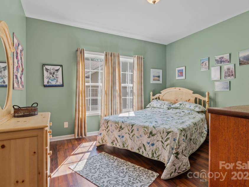 36 Forest Ridge Drive, Asheville, NC 28806.  MLS# CAR4180913, YatesRealty ID 17747. 