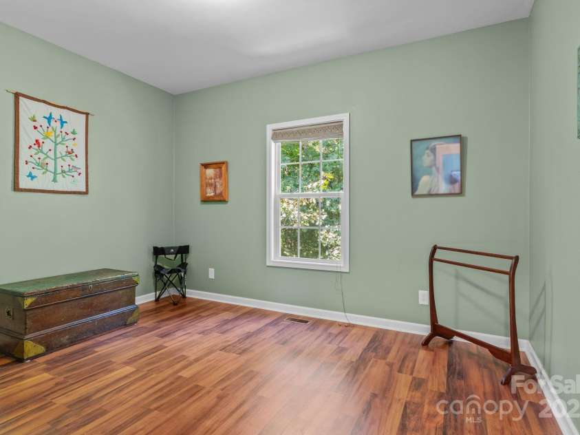 36 Forest Ridge Drive, Asheville, NC 28806.  MLS# CAR4180913, YatesRealty ID 17747. 