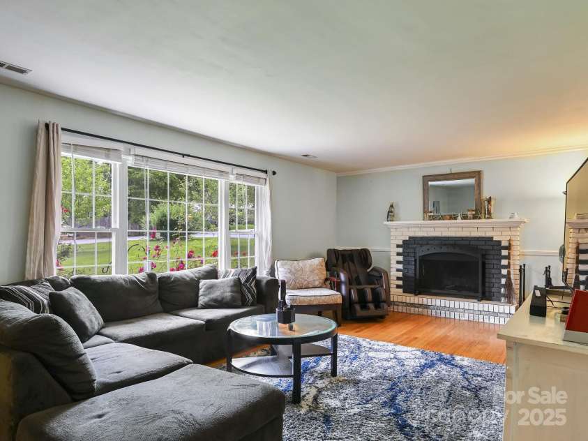 1136 Carousel Lane, Hendersonville, NC 28792.  MLS# CAR4261194, YatesRealty ID 17748. 