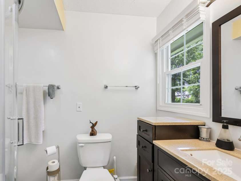 1136 Carousel Lane, Hendersonville, NC 28792.  MLS# CAR4261194, YatesRealty ID 17748. 