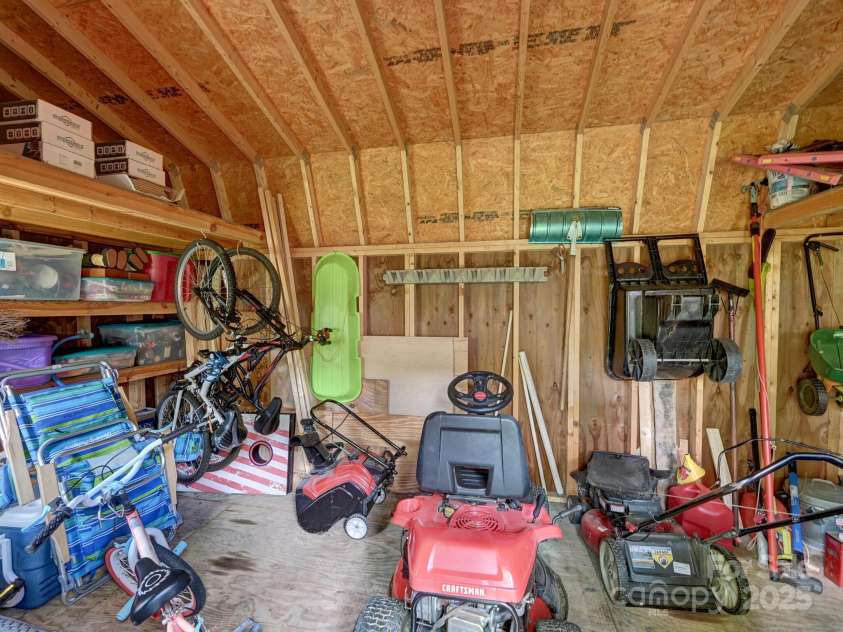1136 Carousel Lane, Hendersonville, NC 28792.  MLS# CAR4261194, YatesRealty ID 17748. 