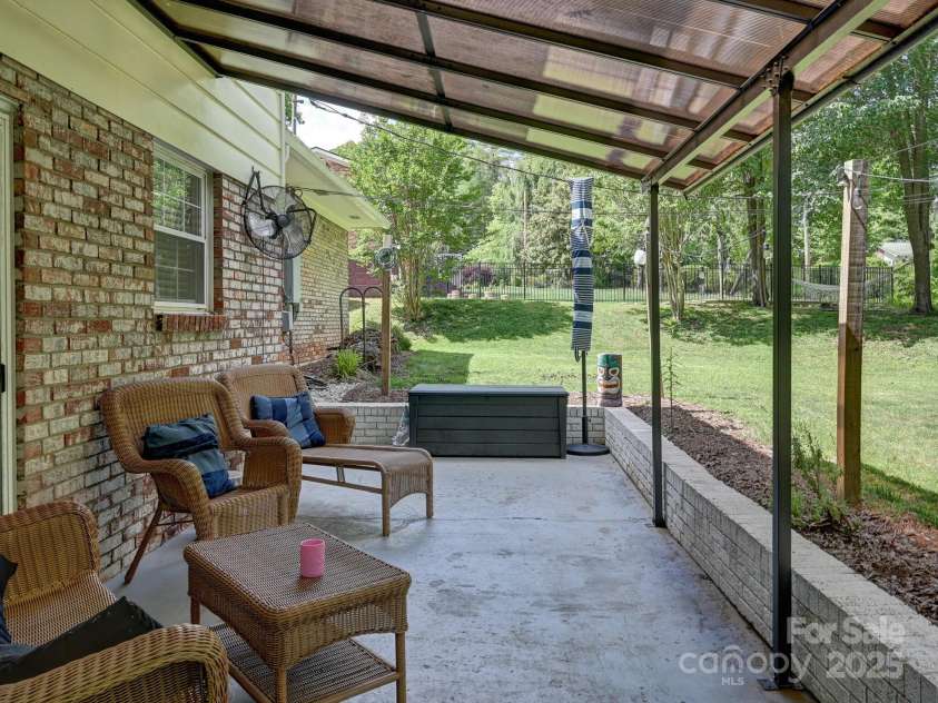 1136 Carousel Lane, Hendersonville, NC 28792.  MLS# CAR4261194, YatesRealty ID 17748. 