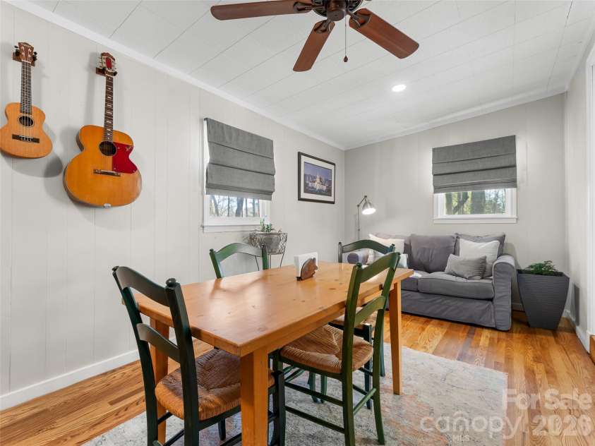625 Lenox Place, Hendersonville, NC 28739.  MLS# CAR4361040, YatesRealty ID 17748. 