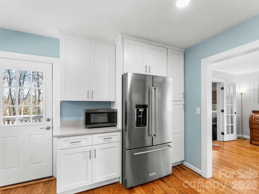 625 Lenox Place, Hendersonville, NC 28739.  MLS# CAR4361040, YatesRealty ID 17748. 