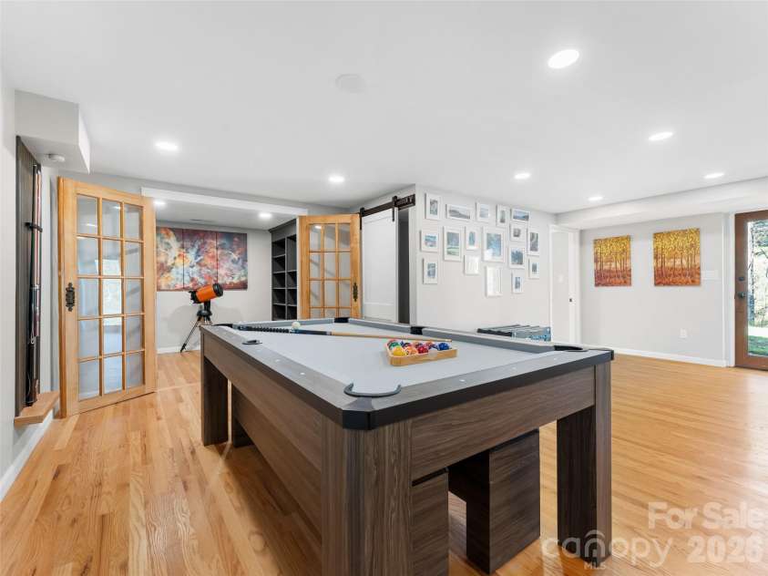 625 Lenox Place, Hendersonville, NC 28739.  MLS# CAR4361040, YatesRealty ID 17748. 