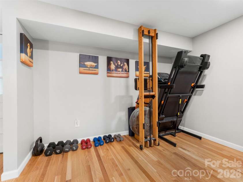 625 Lenox Place, Hendersonville, NC 28739.  MLS# CAR4361040, YatesRealty ID 17748. 