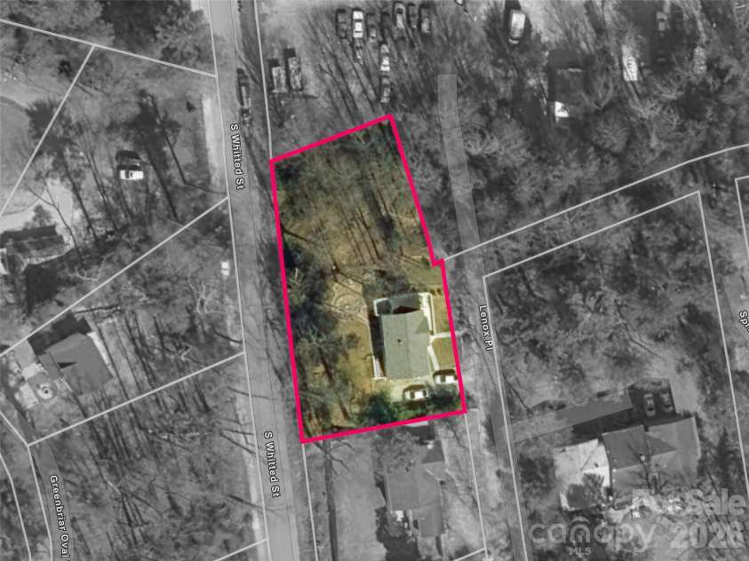625 Lenox Place, Hendersonville, NC 28739.  MLS# CAR4361040, YatesRealty ID 17748. 