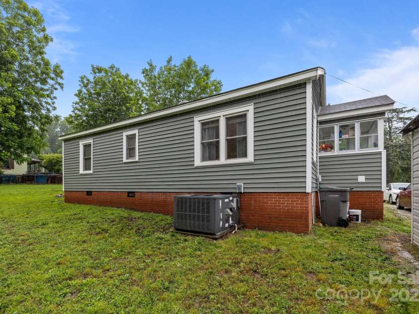 363 High Street, Polkton, NC 28135.  MLS# CAR4259551, YatesRealty ID 17749. 