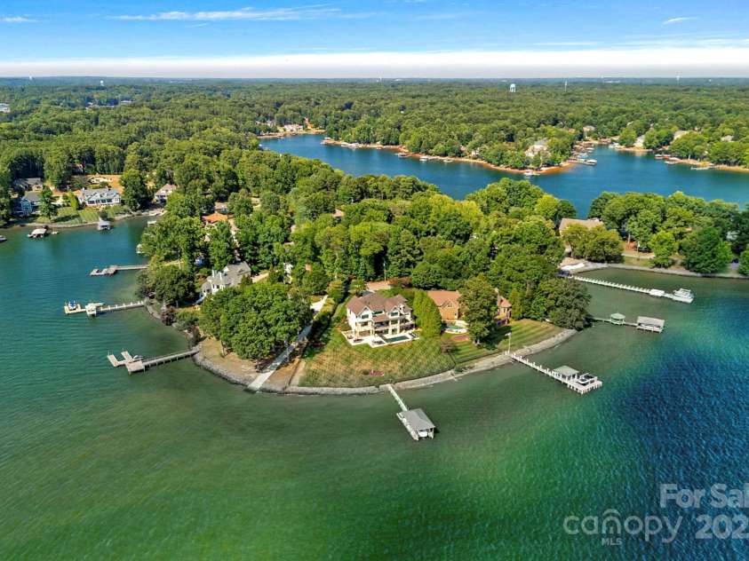 132 Rollingwood Lane, Mooresville, NC 28117.  MLS# CAR4212873, YatesRealty ID 1775. 