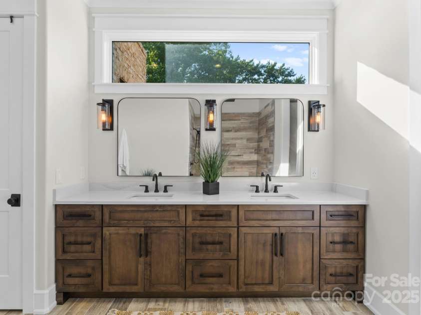 132 Rollingwood Lane, Mooresville, NC 28117.  MLS# CAR4212873, YatesRealty ID 1775. 