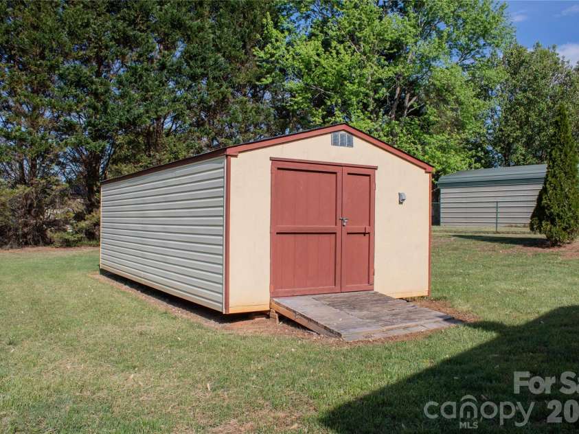104 Buena Vista Drive, Morganton, NC 28655.  MLS# CAR4365329, YatesRealty ID 17751. Backyard Outbuilding