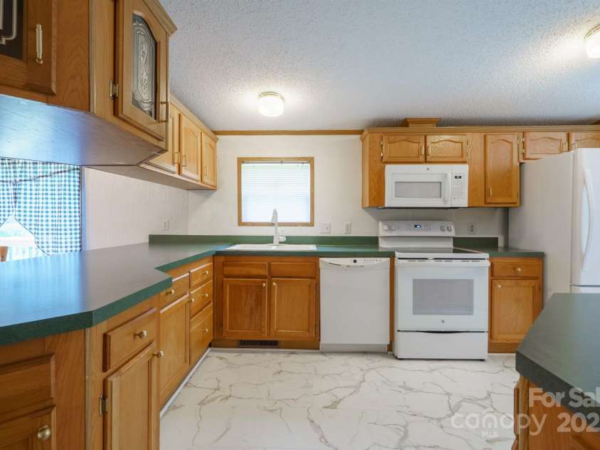 3823 Silver Creek Terrace, Morganton, NC 28655.  MLS# CAR4257895, YatesRealty ID 17751. 