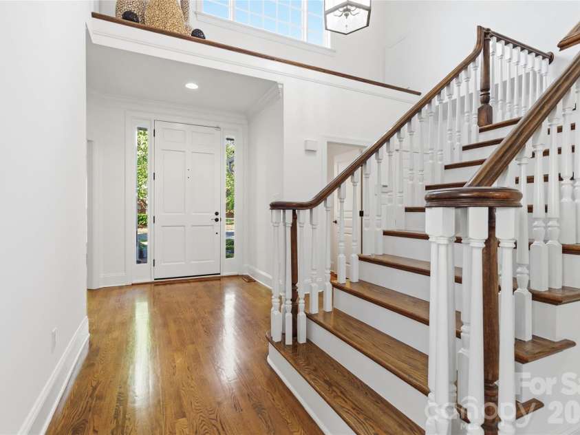 5613 Fairway View Drive, Charlotte, NC 28277.  MLS# CAR4372831, YatesRealty ID 17752. Foyer