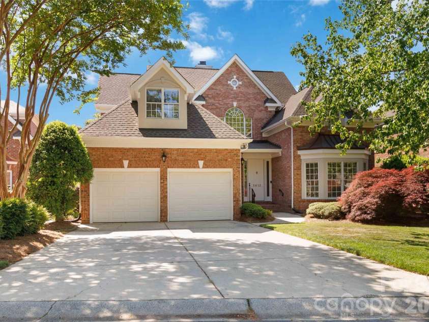 5613 Fairway View Drive, Charlotte, NC 28277.  MLS# CAR4372831, YatesRealty ID 17752. Welcome Home