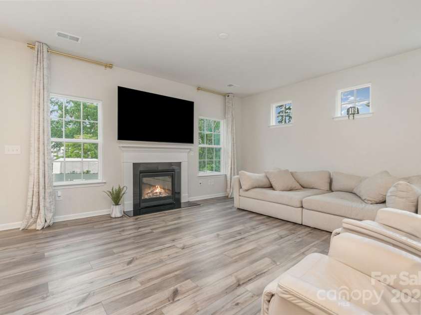 18026 Stark Way, Charlotte, NC 28278.  MLS# CAR4287357, YatesRealty ID 17753. 