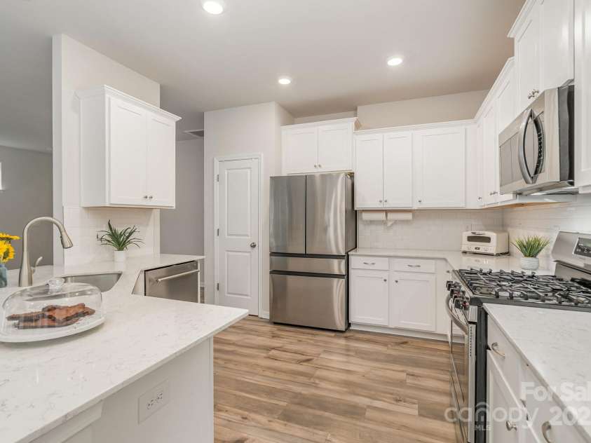 18026 Stark Way, Charlotte, NC 28278.  MLS# CAR4287357, YatesRealty ID 17753. 