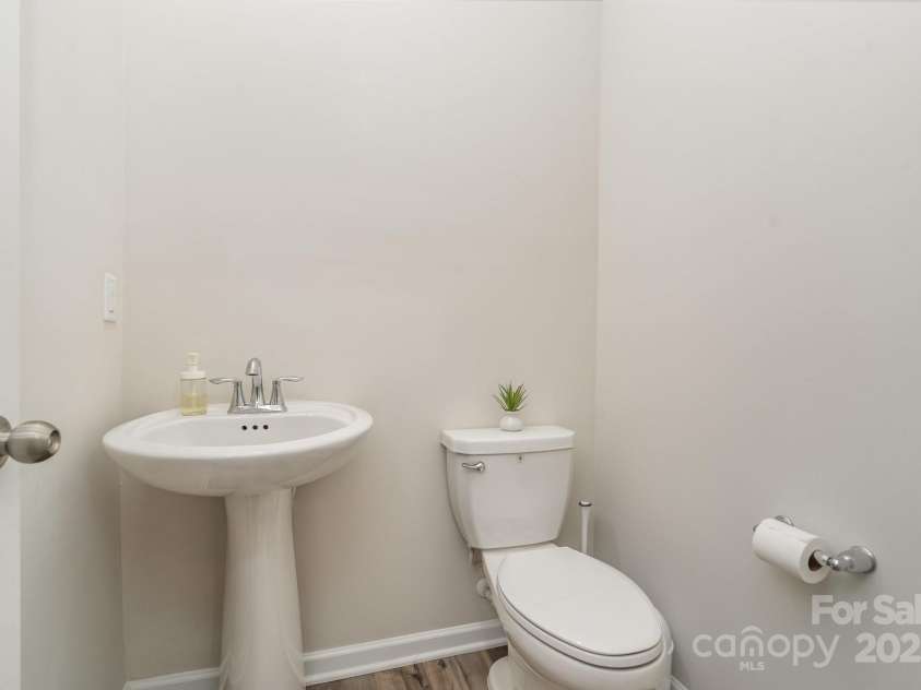 18026 Stark Way, Charlotte, NC 28278.  MLS# CAR4287357, YatesRealty ID 17753. 