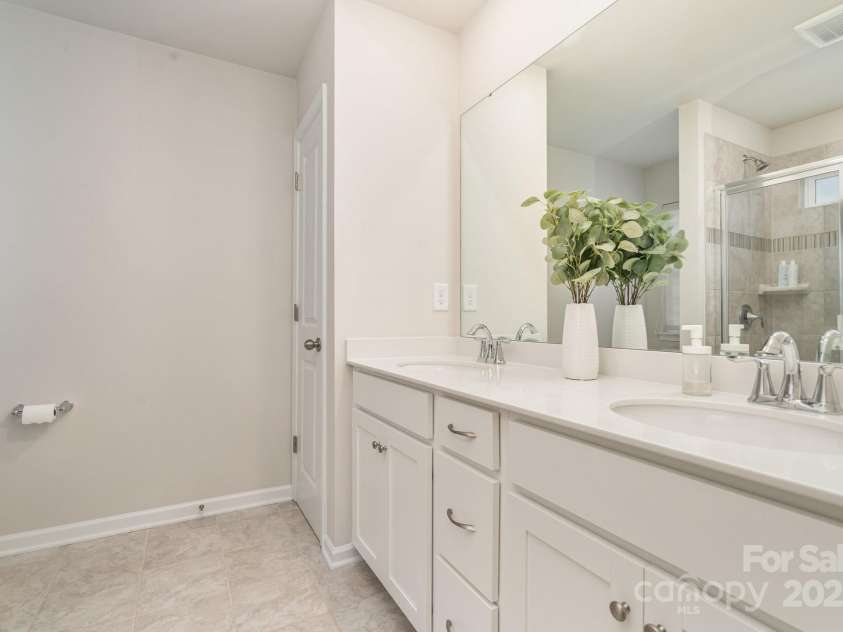 18026 Stark Way, Charlotte, NC 28278.  MLS# CAR4287357, YatesRealty ID 17753. 