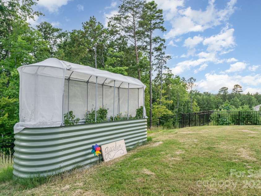 18026 Stark Way, Charlotte, NC 28278.  MLS# CAR4287357, YatesRealty ID 17753. 