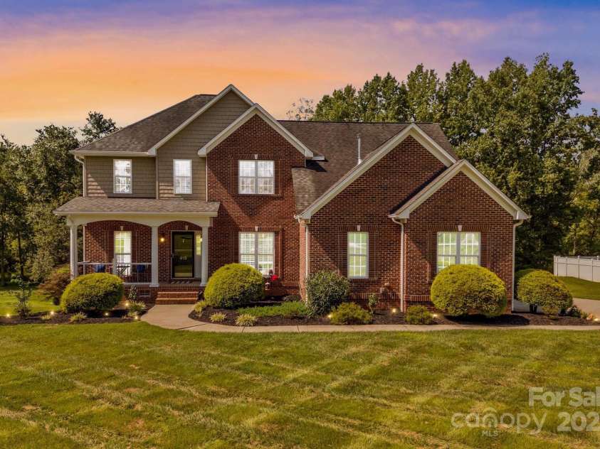 415 Autumnlight Drive, Salisbury, NC 28147.  MLS# CAR4292975, YatesRealty ID 17753. 