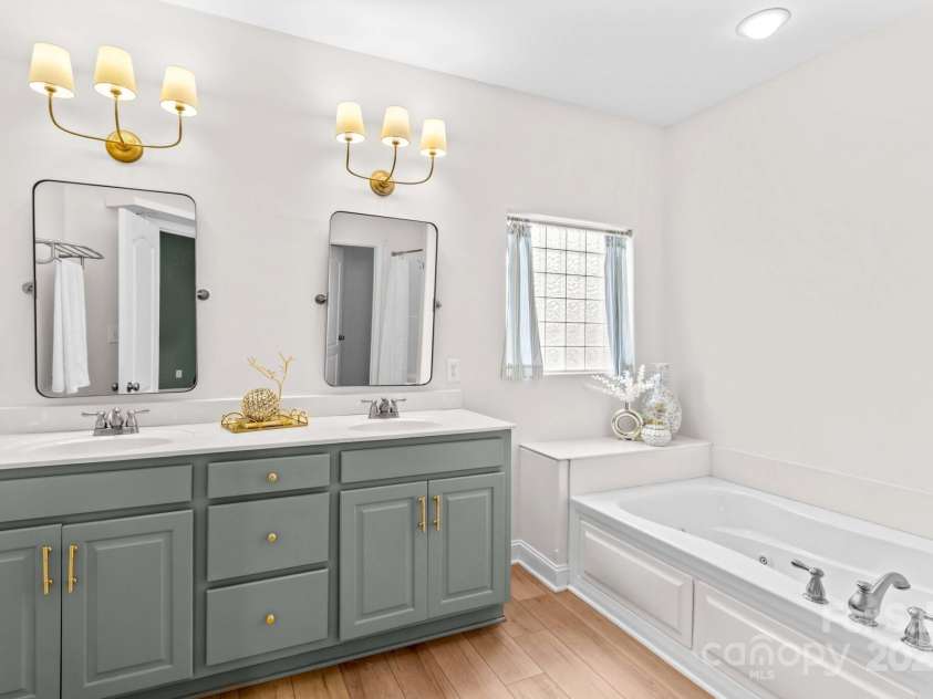 415 Autumnlight Drive, Salisbury, NC 28147.  MLS# CAR4292975, YatesRealty ID 17753. 