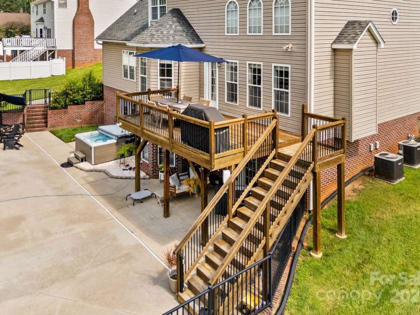 415 Autumnlight Drive, Salisbury, NC 28147.  MLS# CAR4292975, YatesRealty ID 17753. 