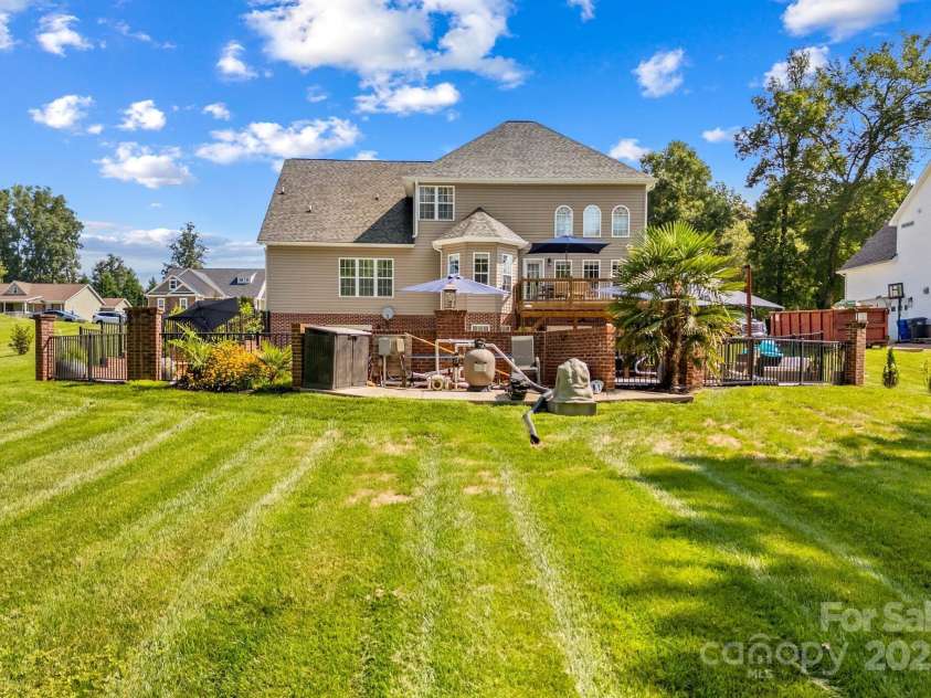415 Autumnlight Drive, Salisbury, NC 28147.  MLS# CAR4292975, YatesRealty ID 17753. 