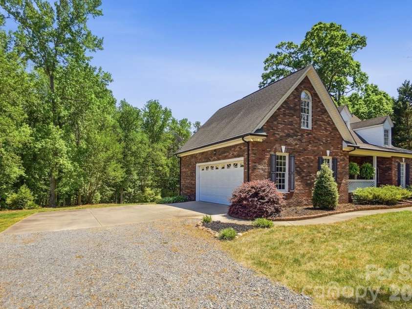 13901 Cabarrus Station Road, Midland, NC 28107.  MLS# CAR4369297, YatesRealty ID 17754. 