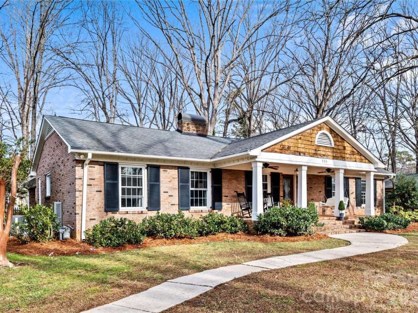 233 Chiswick Road, Charlotte, NC 28211.  MLS# CAR4375099, YatesRealty ID 17756. 