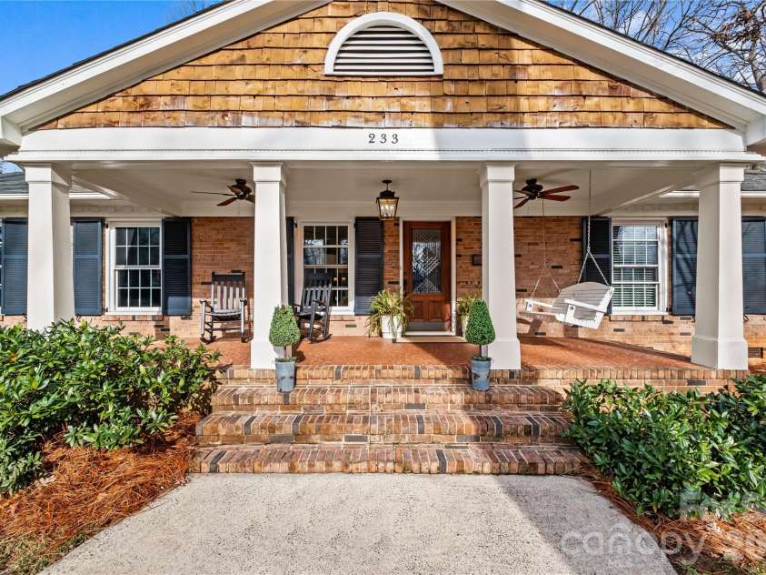 233 Chiswick Road, Charlotte, NC 28211.  MLS# CAR4375099, YatesRealty ID 17756. 