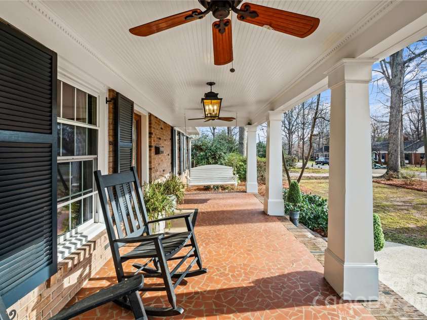 233 Chiswick Road, Charlotte, NC 28211.  MLS# CAR4375099, YatesRealty ID 17756. 