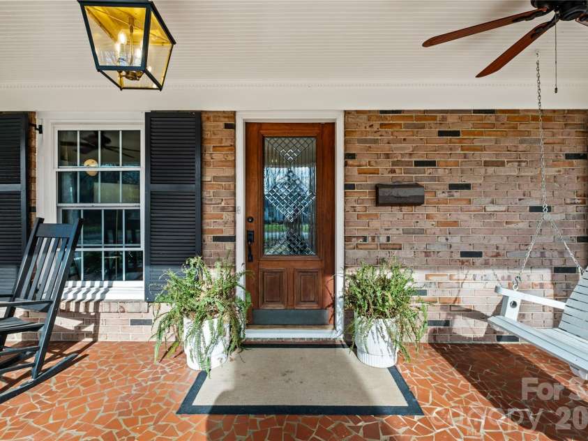 233 Chiswick Road, Charlotte, NC 28211.  MLS# CAR4375099, YatesRealty ID 17756. 