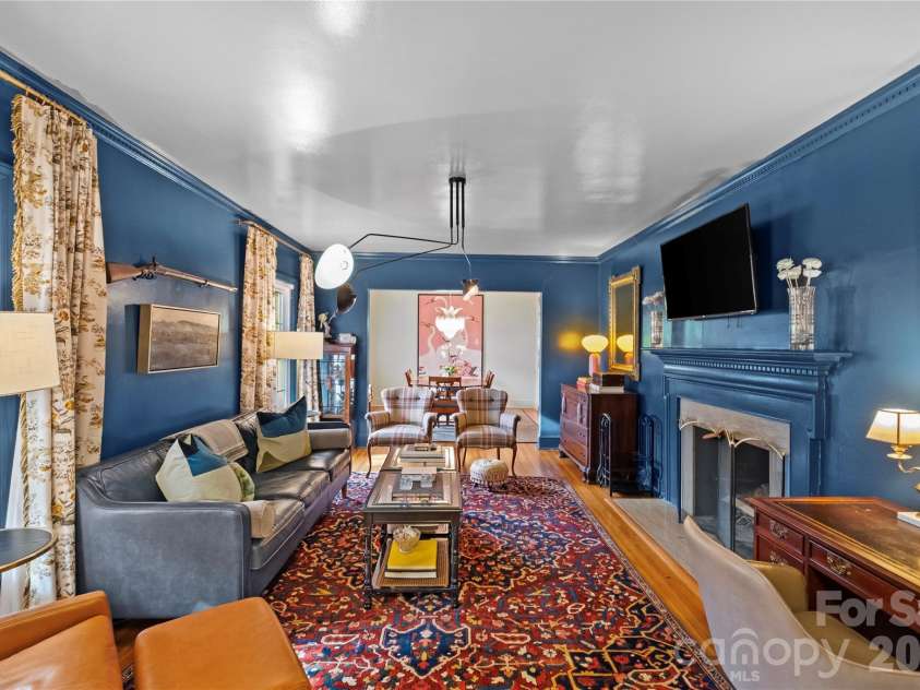233 Chiswick Road, Charlotte, NC 28211.  MLS# CAR4375099, YatesRealty ID 17756. 