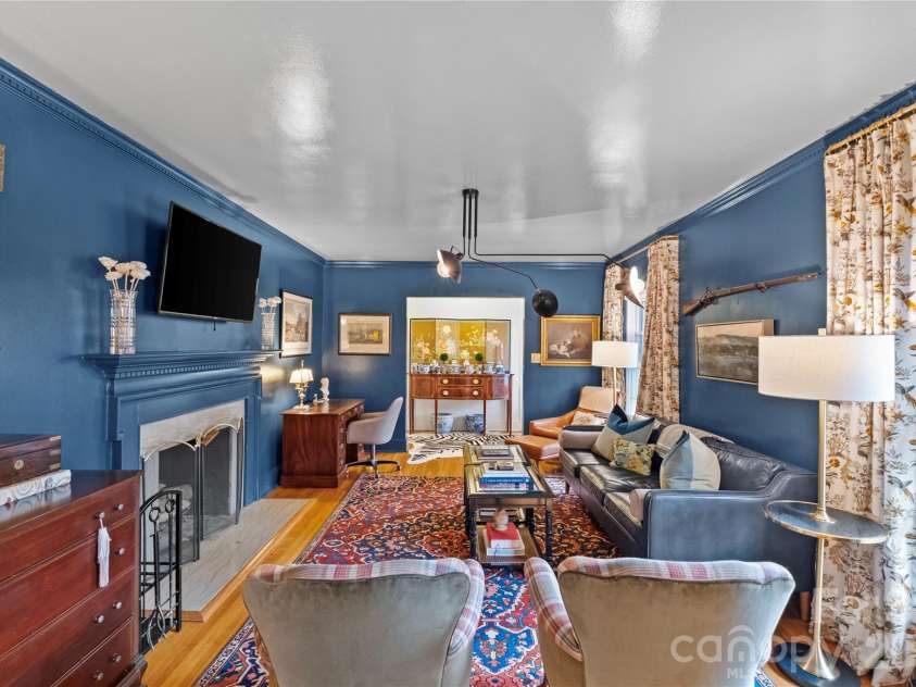 233 Chiswick Road, Charlotte, NC 28211.  MLS# CAR4375099, YatesRealty ID 17756. 