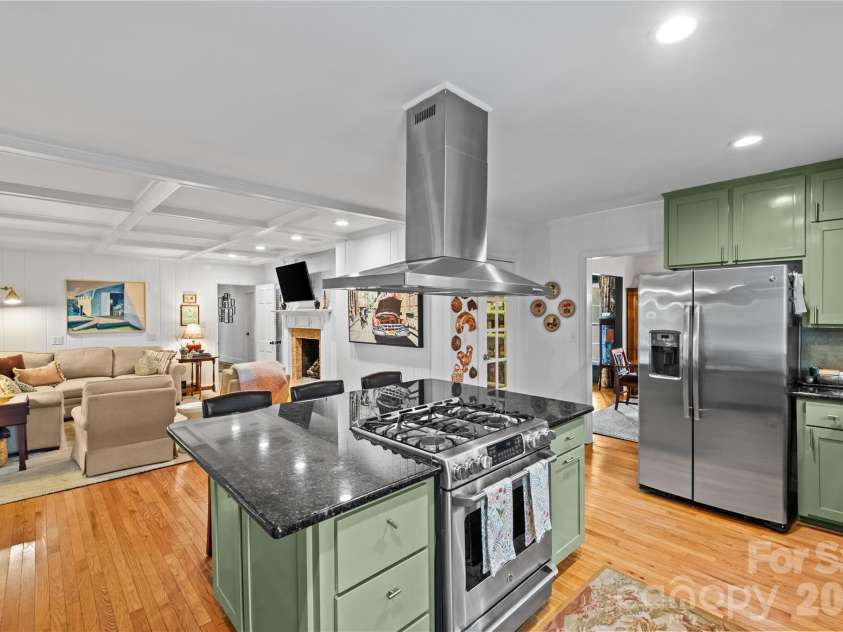 233 Chiswick Road, Charlotte, NC 28211.  MLS# CAR4375099, YatesRealty ID 17756. 