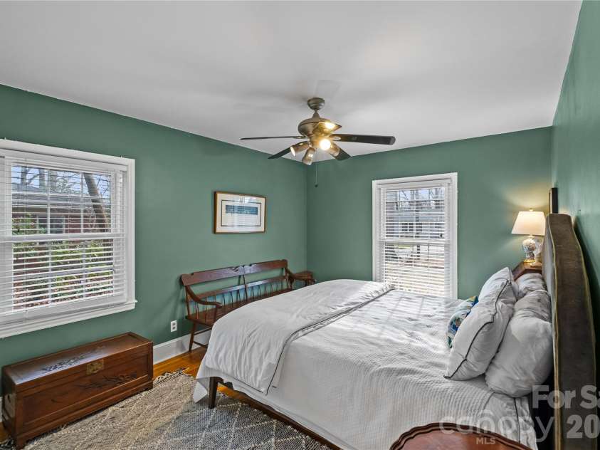 233 Chiswick Road, Charlotte, NC 28211.  MLS# CAR4375099, YatesRealty ID 17756. 