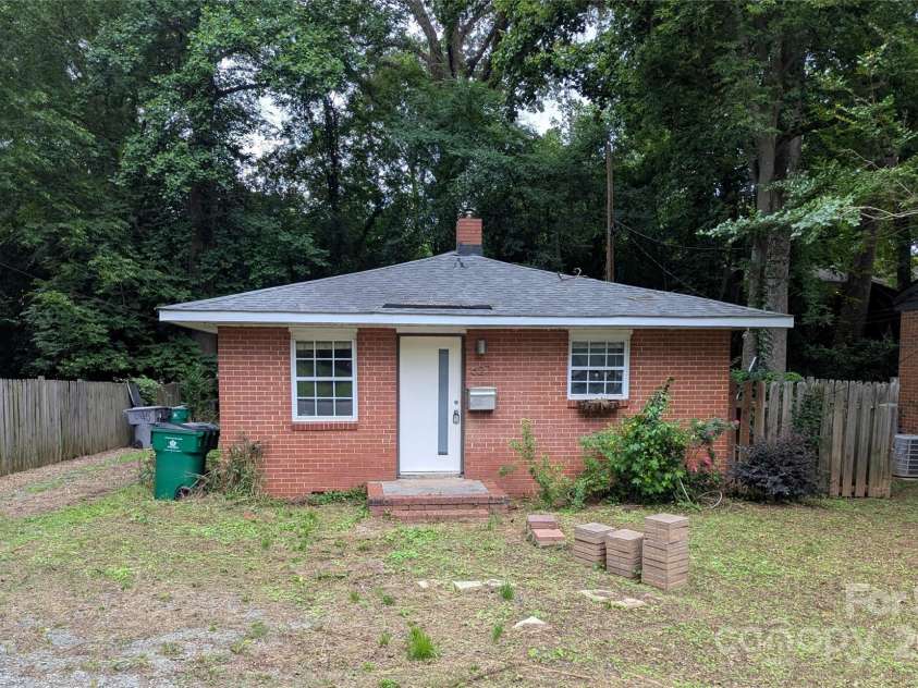 625 Chipley Avenue, Charlotte, NC 28205.  MLS# CAR4263904, YatesRealty ID 17756. 