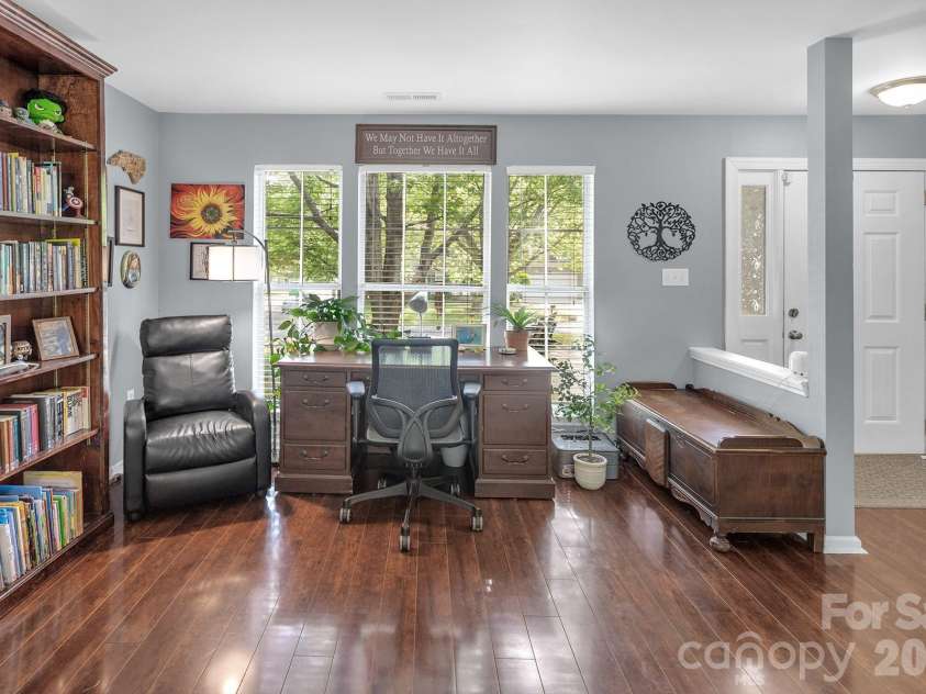 10311 Suffield Court, Charlotte, NC 28269.  MLS# CAR4375671, YatesRealty ID 17757. 