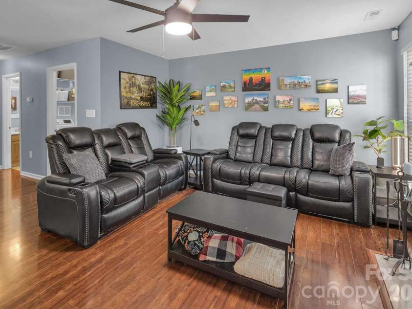 10311 Suffield Court, Charlotte, NC 28269.  MLS# CAR4375671, YatesRealty ID 17757. 